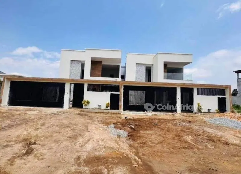 Villa duplex 7 pièces haut standing — Bingerville Adjin
