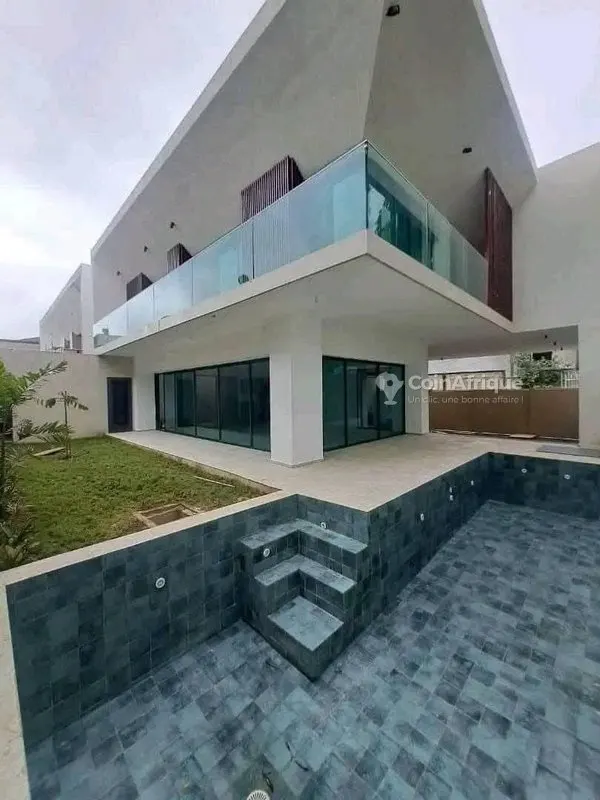 Villa duplex 5 pièces avec piscine — Cocody Riviera 3